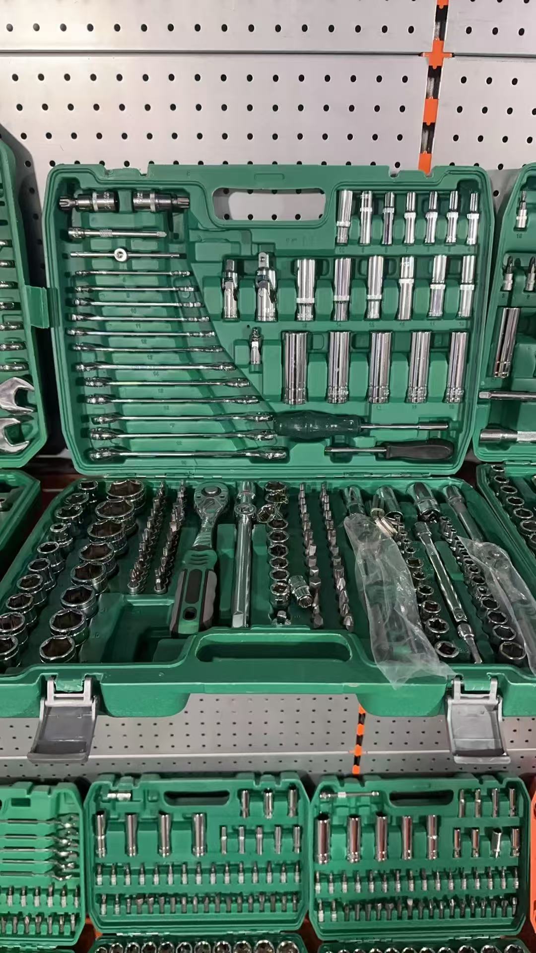 216ピースDIY自動車修理ツールキット、ハンドパワーソース - Power Tools Garden のレビューと価格